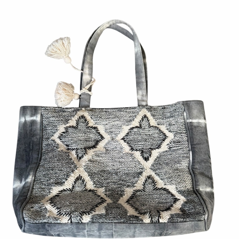 Evelyn K Francesca’s Tapestry Woven Tie Dye Gray & Cream Patterned Tote Bag
